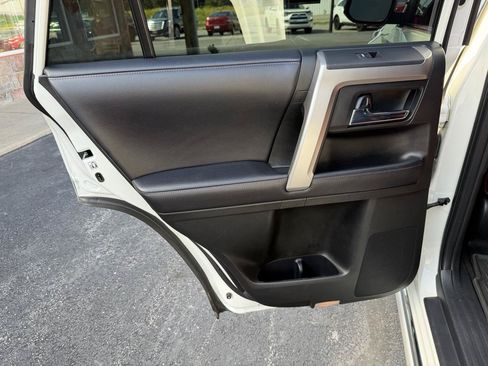 Used 2018 Toyota 4Runner Limited AWD/4WD image 17