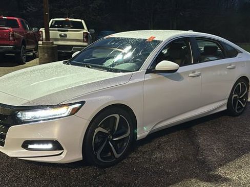Used 2019 Honda Accord Sport image 2