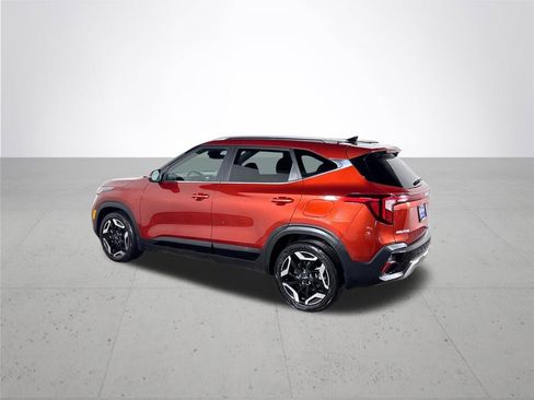 Certified 2025 Kia Seltos SX image 9