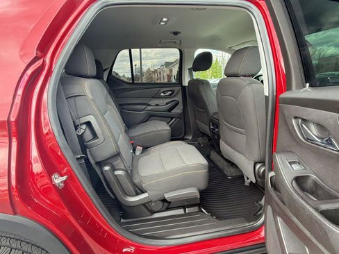 Used 2019 Chevrolet Traverse LT image 24