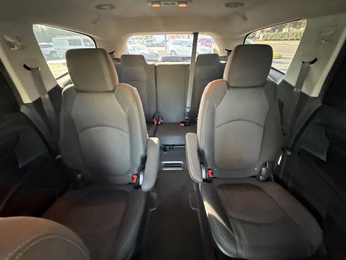 Used 2016 Chevrolet Traverse LT image 19