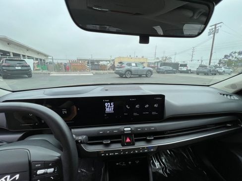 Used 2025 Kia K4 FWD image 38