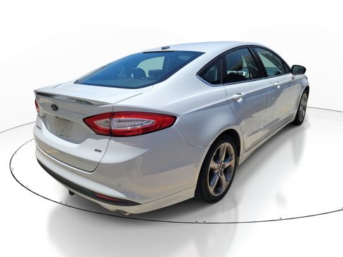 Used 2013 Ford Fusion SE FWD image 5
