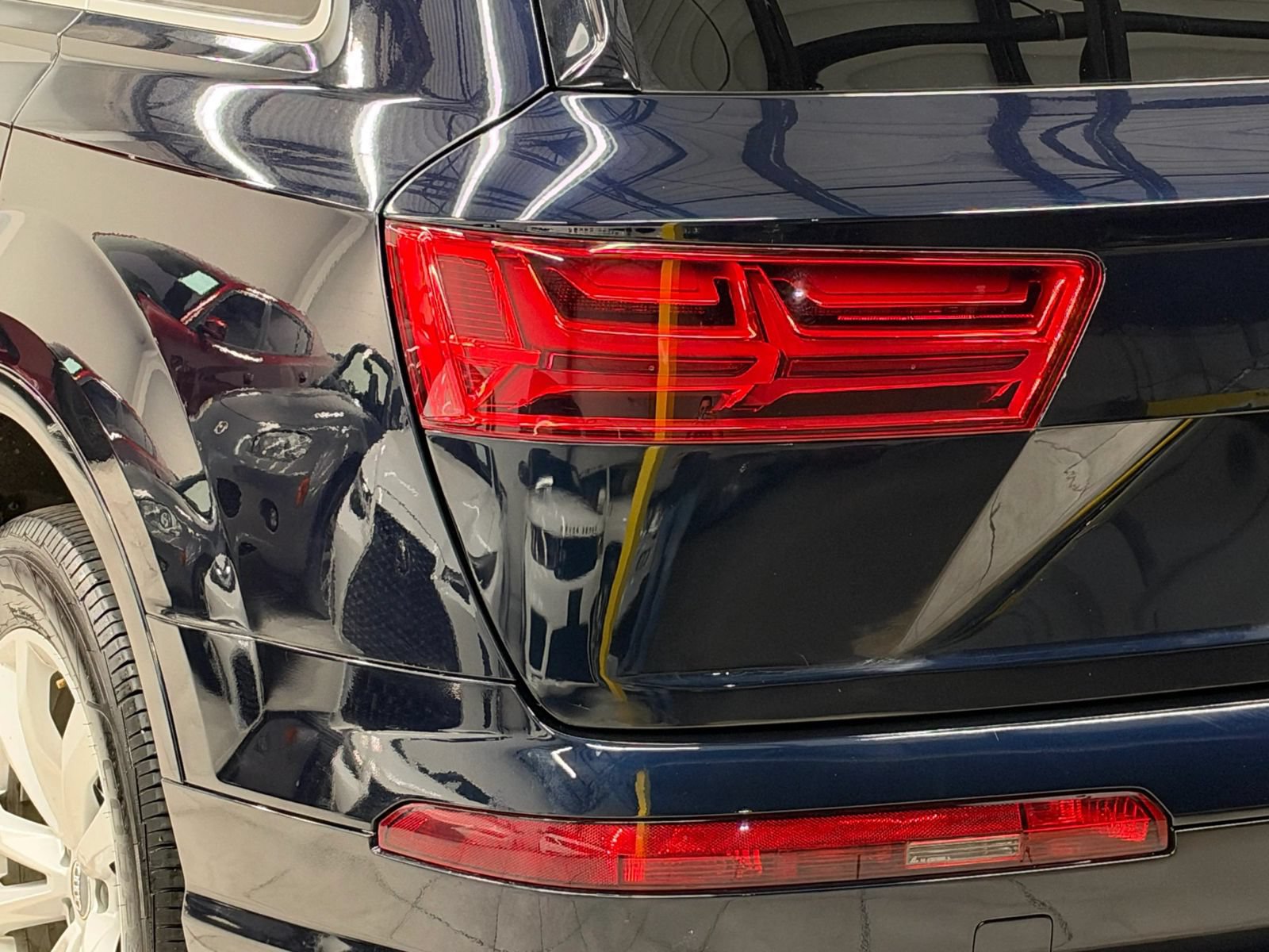 Used 2017 Audi Q7 3.0T Premium Plus w/ Premium Plus Package AWD/4WD image 12