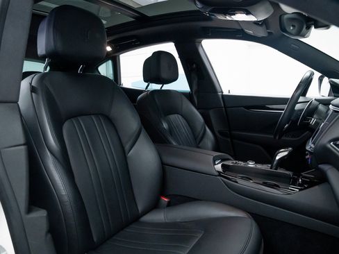 Used 2021 Maserati Levante S image 25
