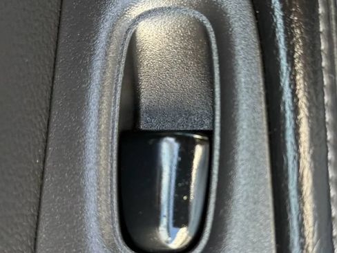 Used 2015 Nissan Rogue S AWD/4WD image 26