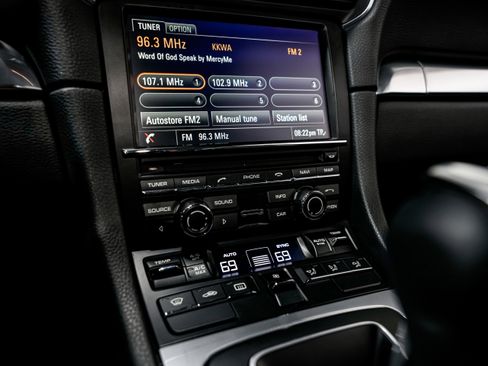 Used 2015 Porsche 911 Targa 4S image 12