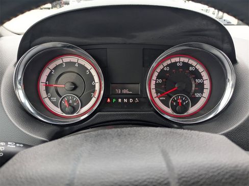 Used 2019 Dodge Grand Caravan SXT image 28