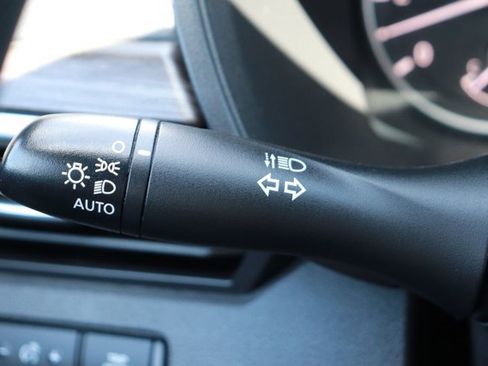 Used 2024 Nissan Altima 2.5 SV FWD image 21