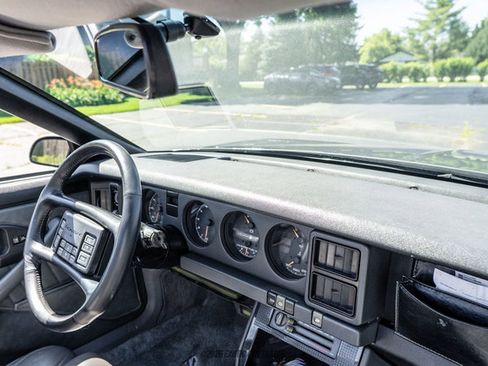 Used 1989 Pontiac Firebird Trans Am RWD image 81
