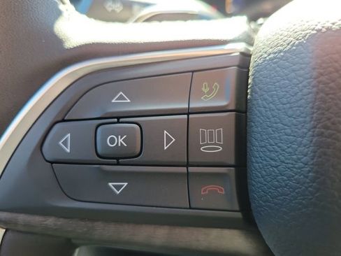Used 2025 Jeep Grand Cherokee Limited AWD/4WD image 19