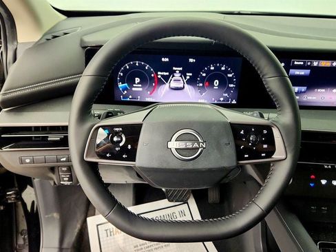 Used 2025 Nissan Murano SV AWD/4WD image 13