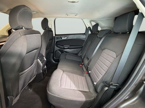 Used 2019 Ford Edge SE FWD image 32