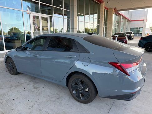Used 2023 Hyundai Elantra SEL w/ Cargo Package FWD image 12