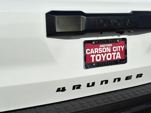 New 2026 Toyota 4Runner SR5 AWD/4WD image 28