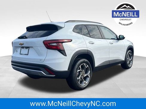 New 2026 Chevrolet Trax LT w/ Driver Confidence Package image 7