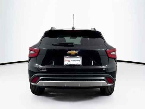 Used 2024 Chevrolet Trax LT w/ Driver Confidence Package image 12