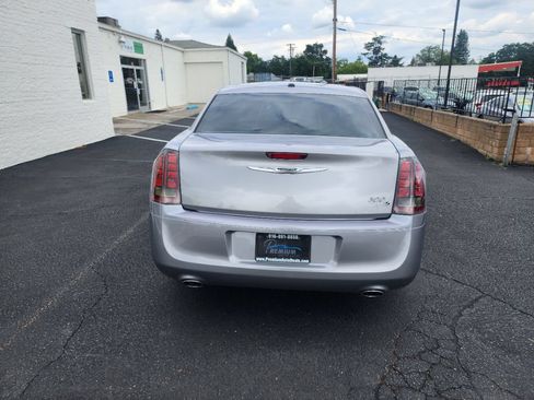 Used 2014 Chrysler 300 S w/ Luxury Group RWD image 4