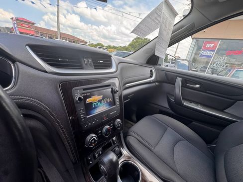 Used 2015 Chevrolet Traverse LT w/ Style and Technology Package FWD image 14