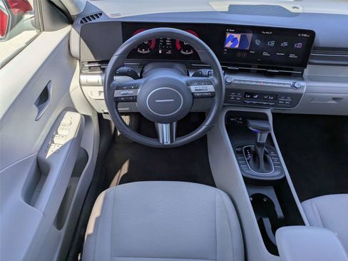 Used 2025 Hyundai Kona SEL FWD image 18