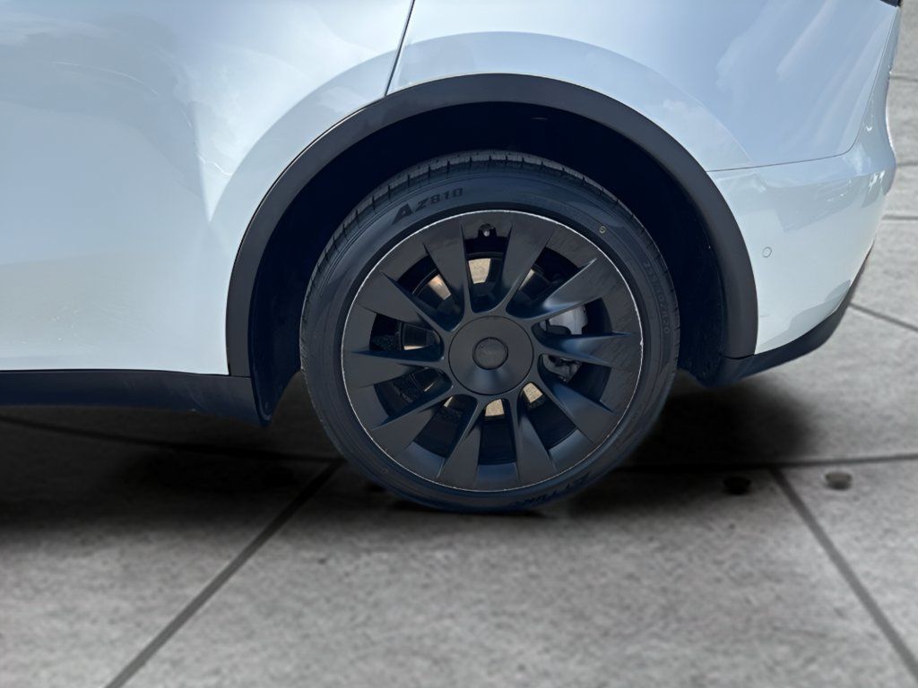 Used 2022 Tesla Model Y Long Range AWD/4WD image 31
