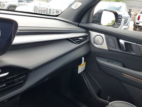 New 2026 Buick Enclave Avenir w/ Super Cruise Package FWD image 26