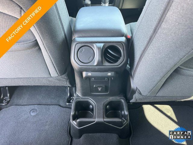 Used 2026 Jeep Wrangler Unlimited Sahara AWD/4WD image 17