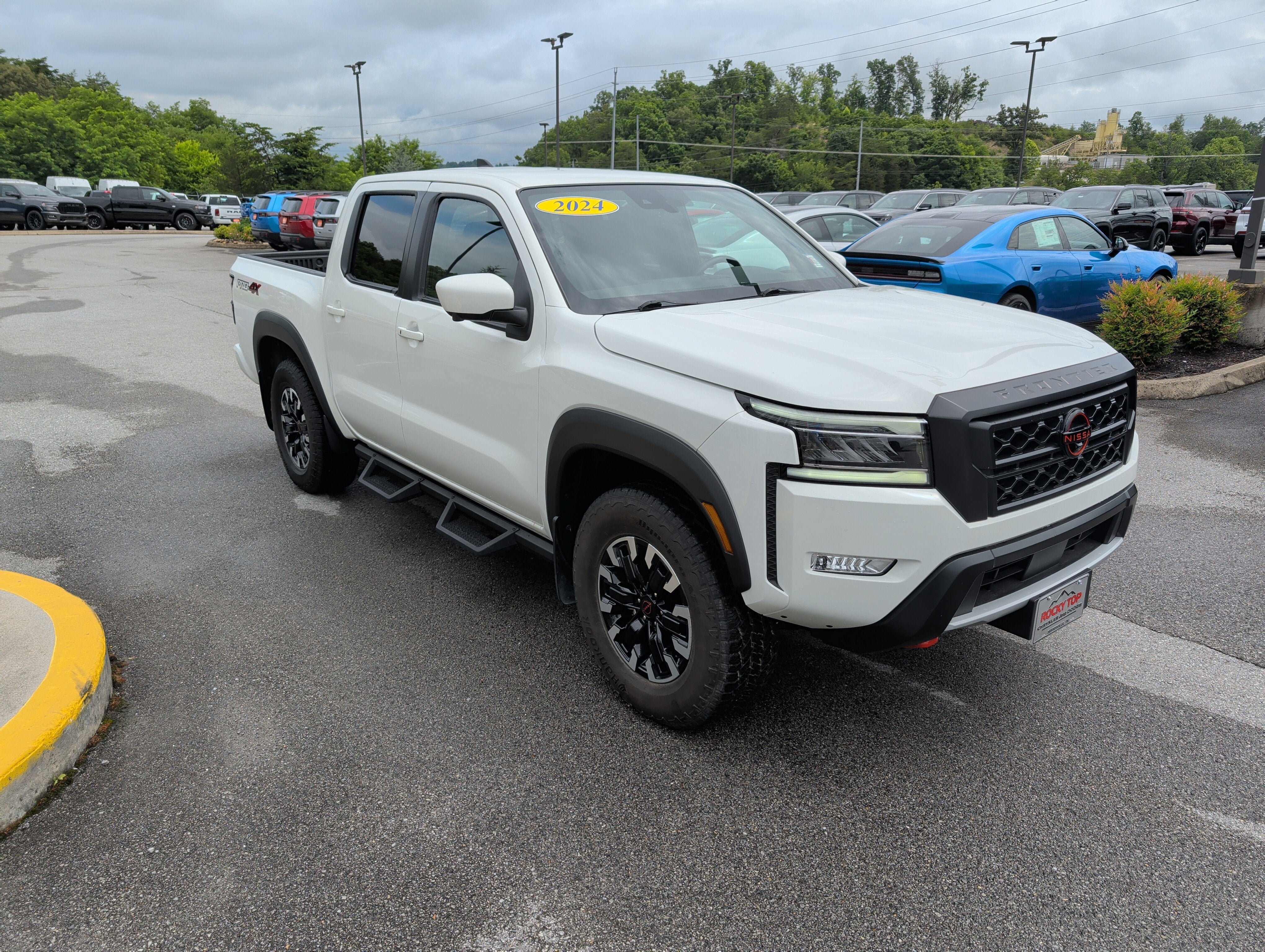 Used 2024 Nissan Frontier PRO-4X w/ Pro Convenience Package AWD/4WD image 4