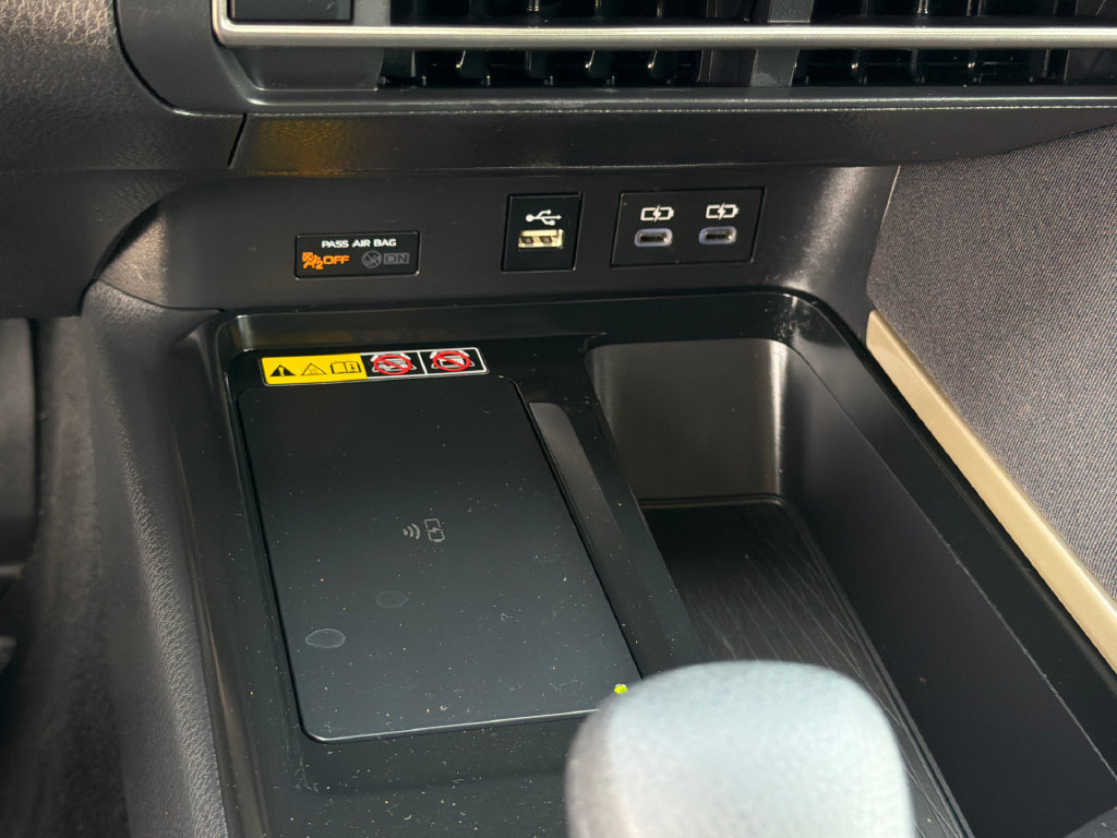 Used 2025 Toyota Camry LE w/ Convenience Package FWD image 29