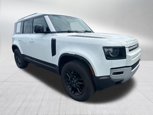Used 2025 Land Rover Defender 110 S AWD/4WD image 7