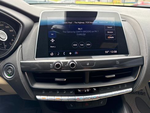 Used 2020 Cadillac CT5 Luxury w/ Cold Weather Package AWD/4WD image 18