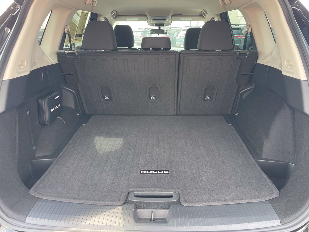 Certified 2026 Nissan Rogue SV FWD image 28