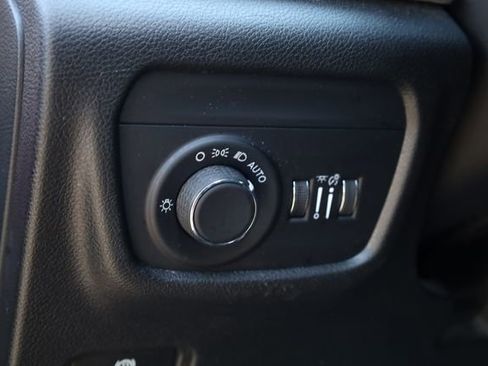 Used 2023 Jeep Grand Cherokee Laredo w/ Luxury Tech Group I image 14