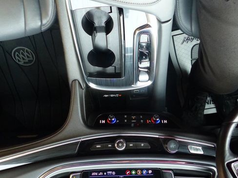 Used 2022 Buick Enclave Essence w/ Sport Touring Edition image 30