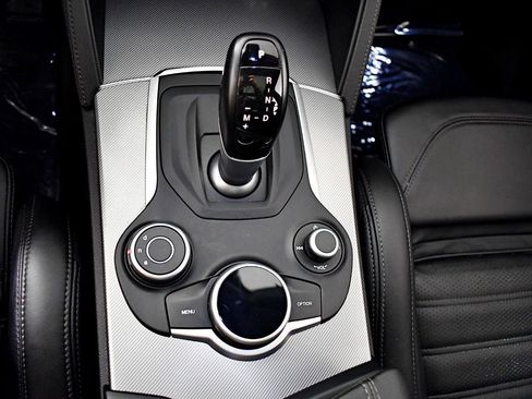 Used 2019 Alfa Romeo Stelvio Ti Sport w/ Quick Order Package 22S Sport image 32