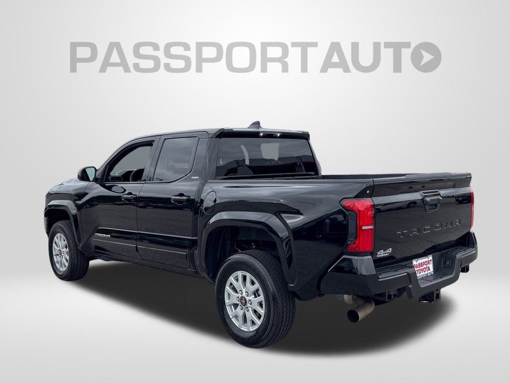 Certified 2025 Toyota Tacoma SR5 AWD/4WD image 3