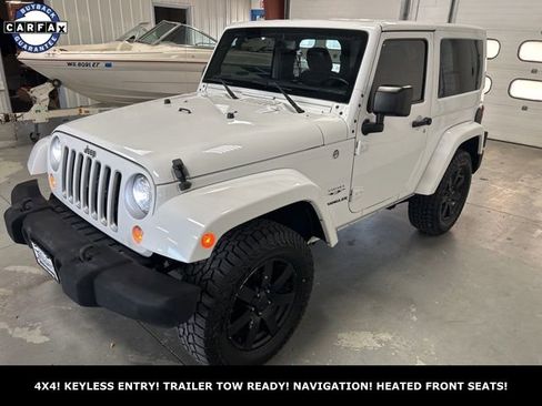 Used 2017 Jeep Wrangler Sahara w/ Dual Top Group AWD/4WD image 3