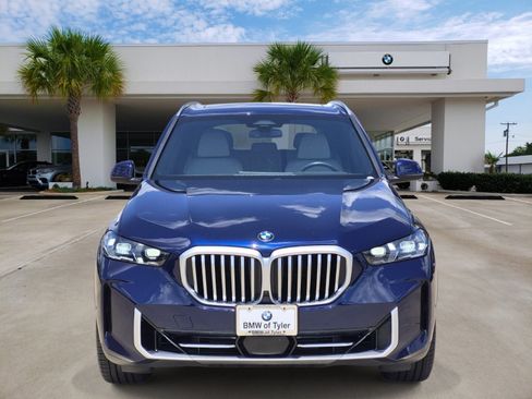 Certified 2024 BMW X5 xDrive40i w/ Premium Package AWD/4WD image 2