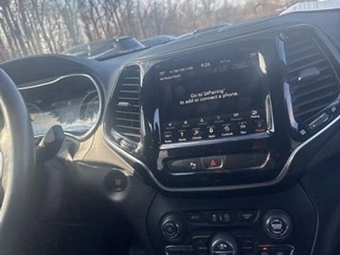 Used 2019 Jeep Cherokee High Altitude image 11