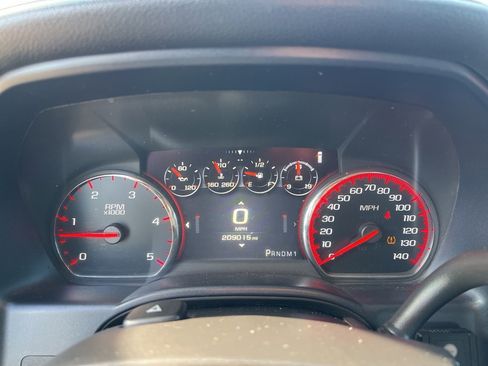 Used 2015 GMC Sierra 2500 Denali w/ Duramax Plus Package image 9