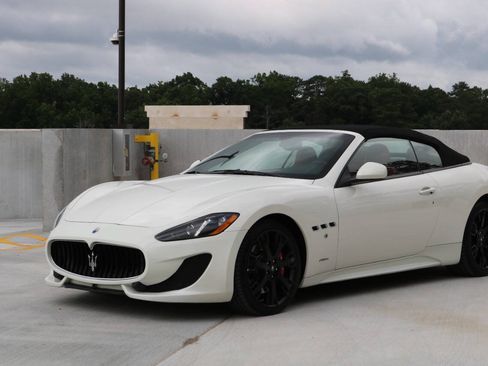 Used 2014 Maserati GranTurismo MC RWD image 21