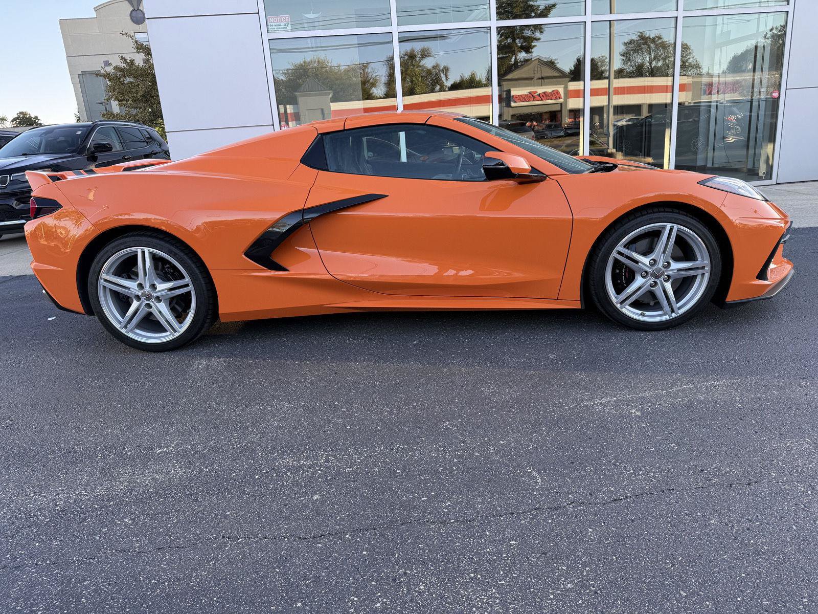 Used 2024 Chevrolet Corvette Stingray Preferred Conv w/ Z51 Performance Package RWD image 1