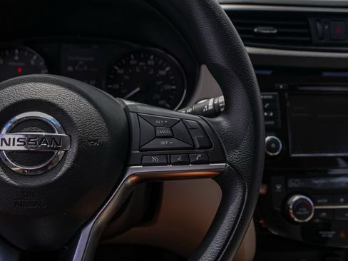 Used 2019 Nissan Rogue Sport SV FWD image 27