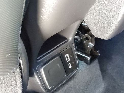 Used 2023 Chevrolet TrailBlazer RS w/ Sun and Liftgate Package image 34