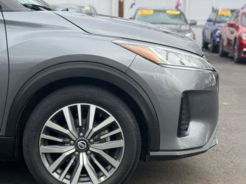 Used 2021 Nissan Kicks SV FWD image 4