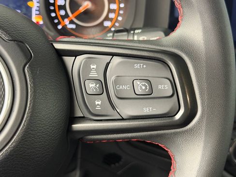 Used 2024 Jeep Wrangler Unlimited Rubicon AWD/4WD image 25