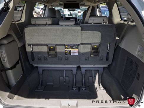 Used 2020 Toyota Sienna XLE Premium FWD image 41