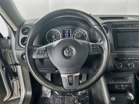 Used 2018 Volkswagen Tiguan Limited FWD image 11