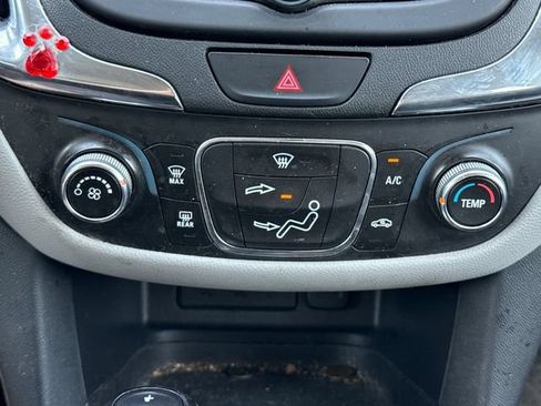 Used 2020 Chevrolet Equinox LS w/ LS Convenience Package AWD/4WD image 28
