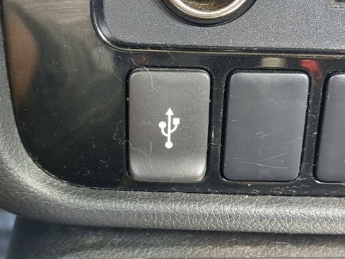 Used 2020 Mitsubishi Outlander ES image 22